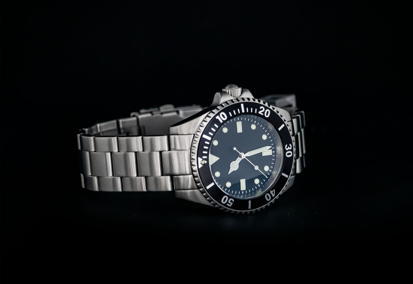 Enoksen 'Dive' E02/H Black Oyster - Hybrid Diver's Watch - 41mm