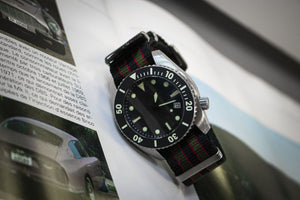 Enoksen Bond NATO Watch Seatbelt Style Strap (18, 20, 22, 24mm) - Green & Red