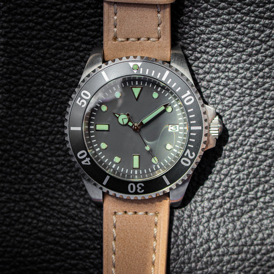 Dive E02/A - Beige Leather Strap