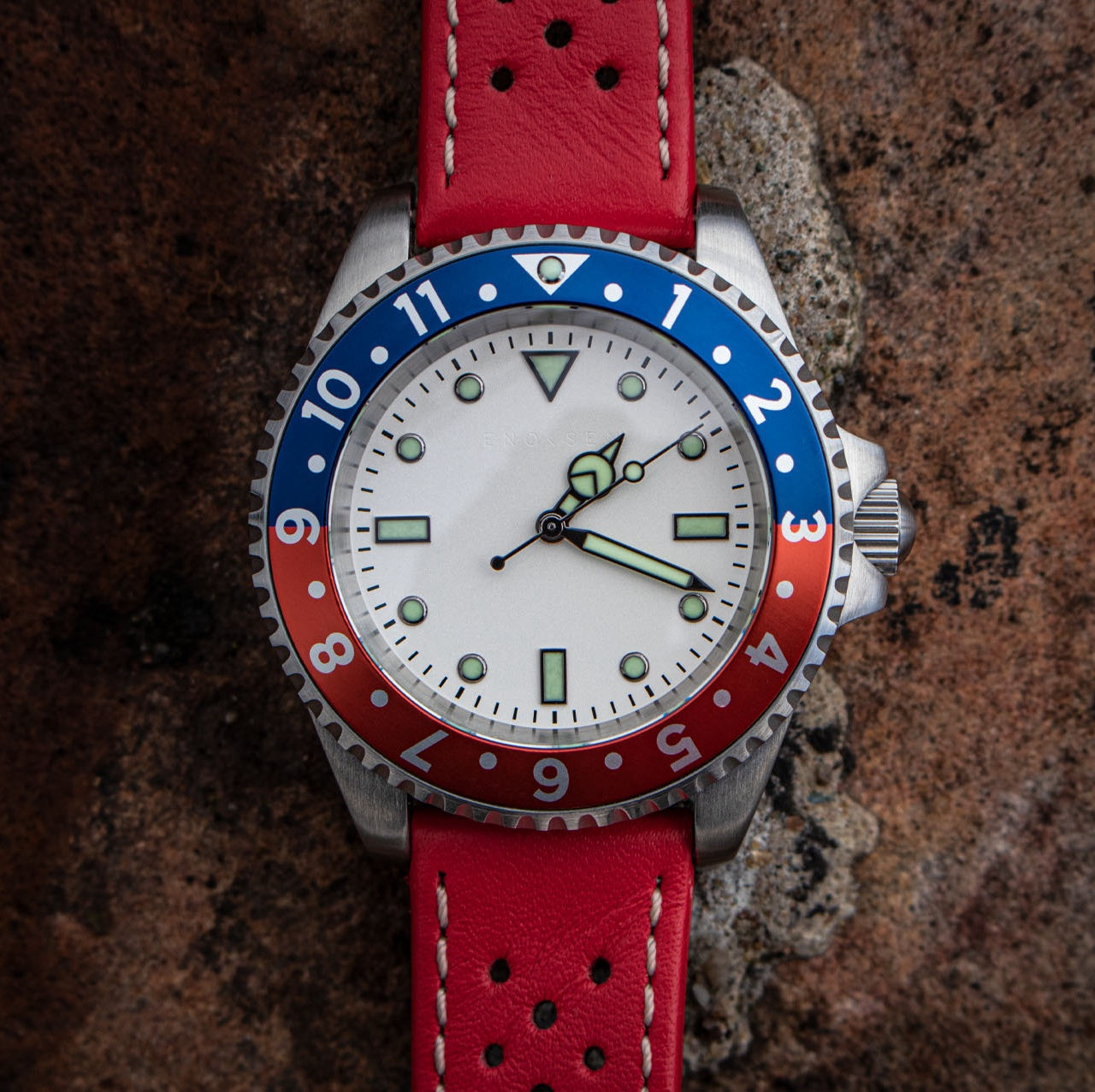 Enoksen 'Dive' E02/HW 12-Hour Olympic Red